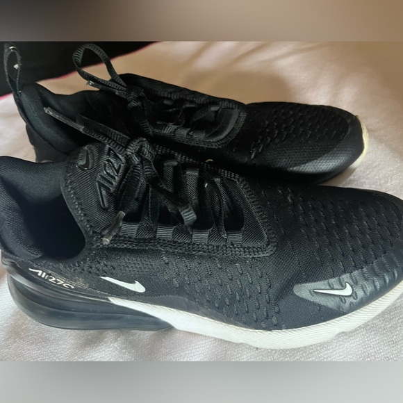 Nike Sneaker - Picture 3 of 5